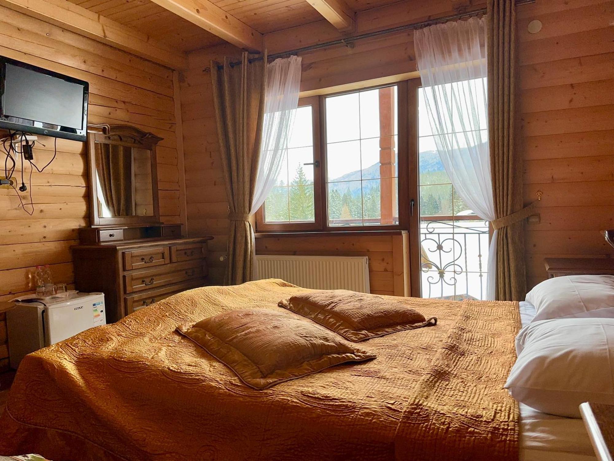Hotel Dykyi Med 타타리브 외부 사진